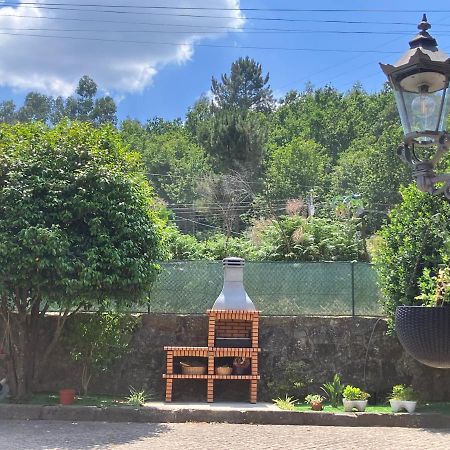 Bergui Guesthouse - Guimarães Esterno foto