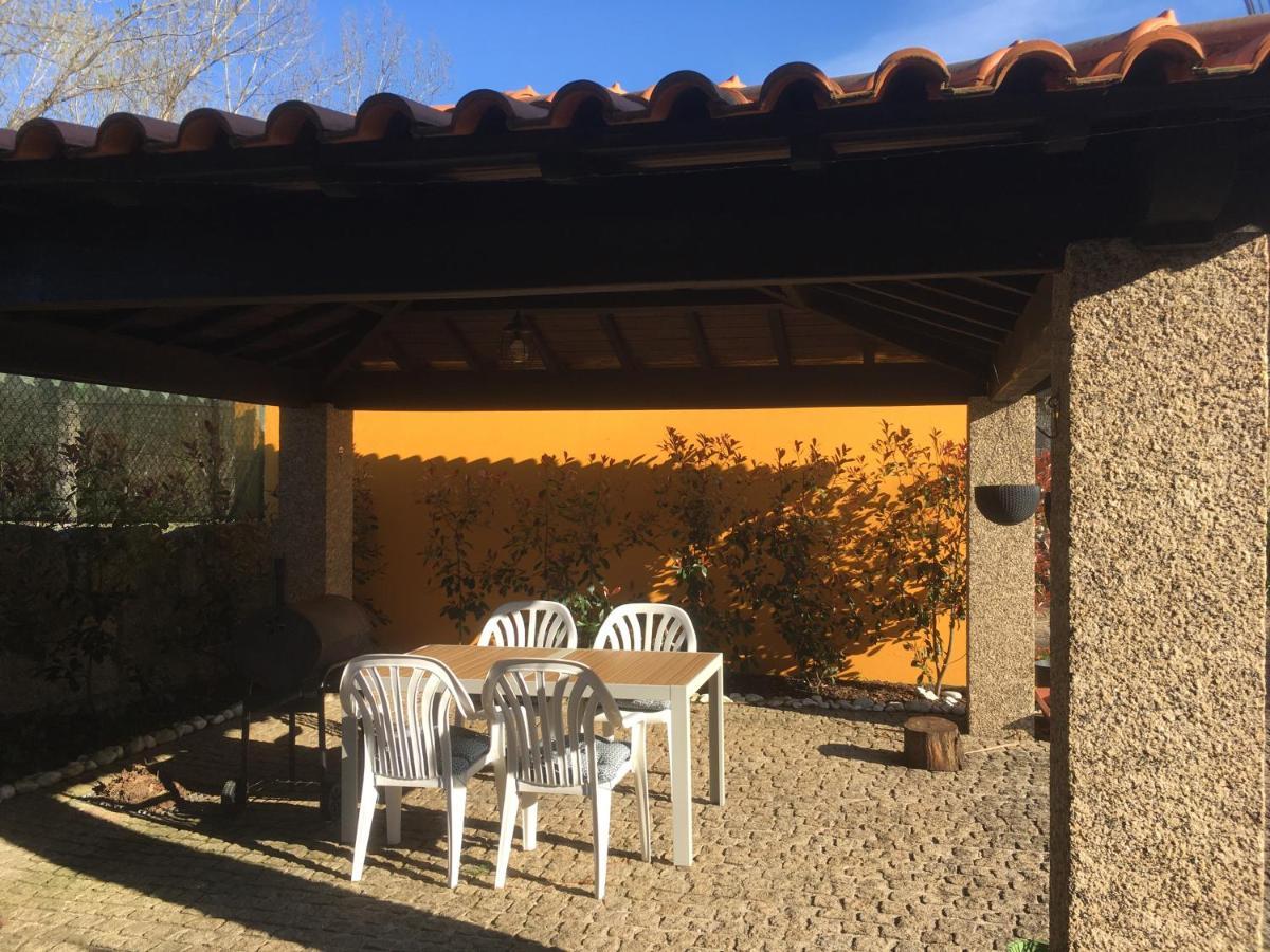 Bergui Guesthouse - Guimarães Esterno foto