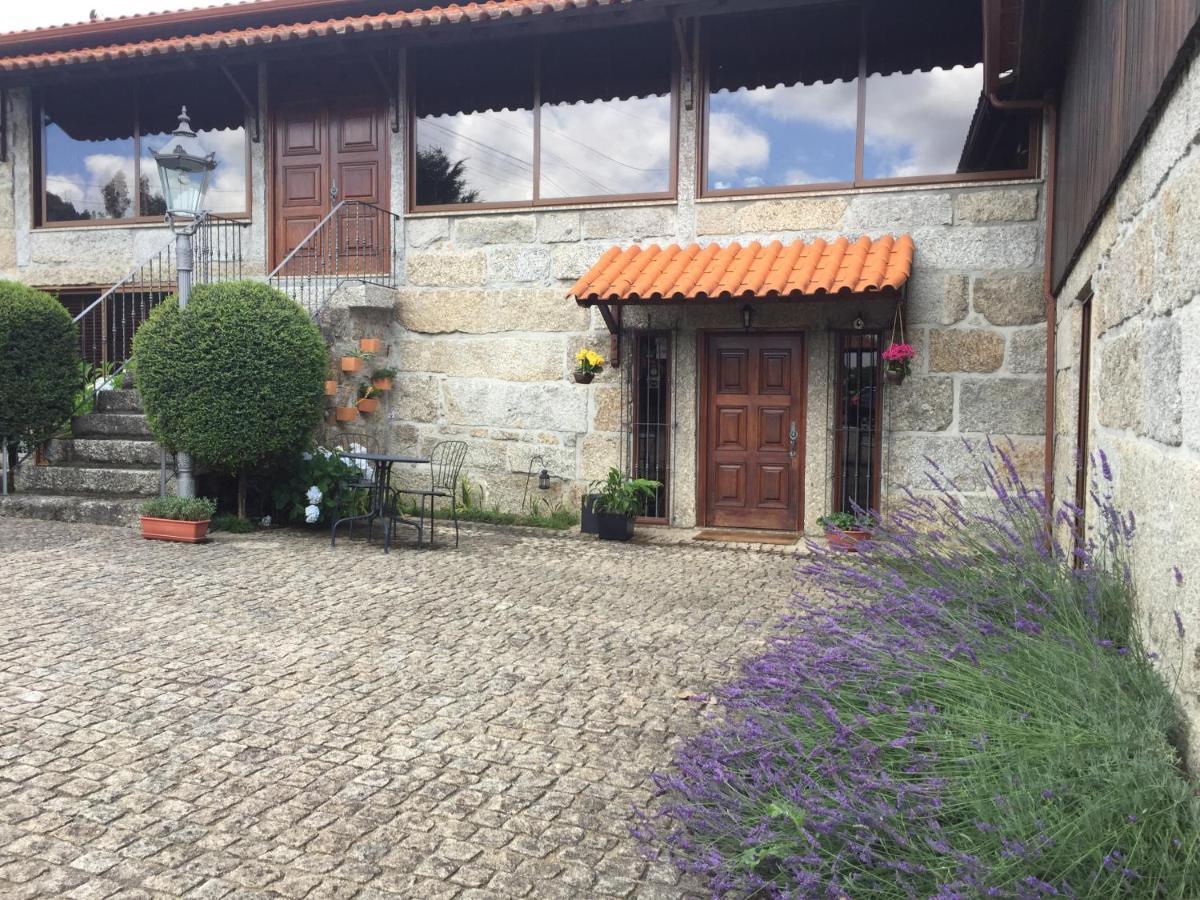 Bergui Guesthouse - Guimarães Esterno foto