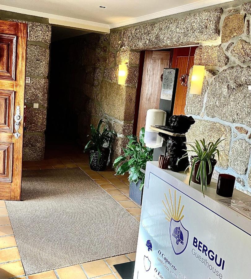Bergui Guesthouse - Guimarães Esterno foto