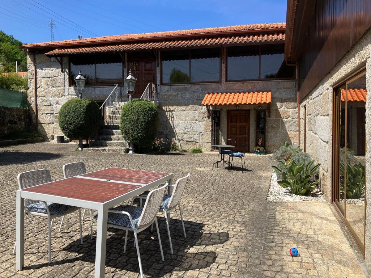 Bergui Guesthouse - Guimarães Esterno foto