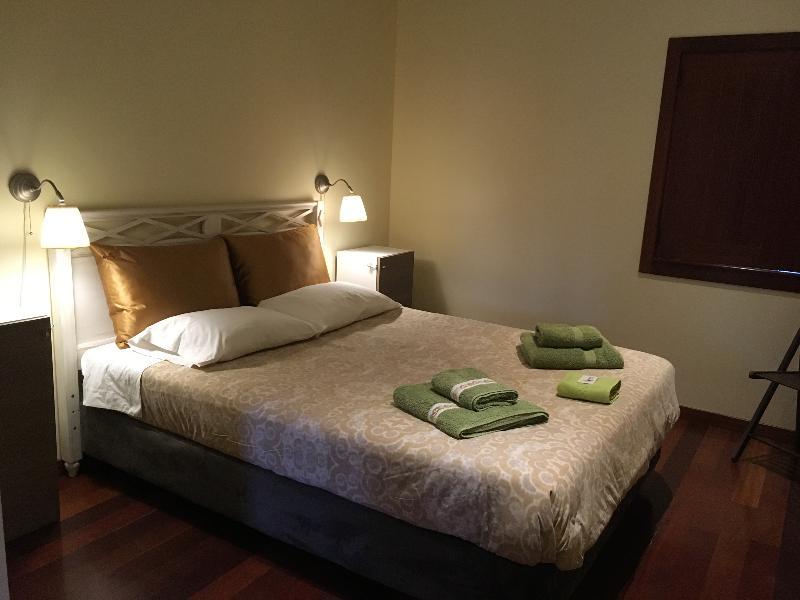 Bergui Guesthouse - Guimarães Esterno foto